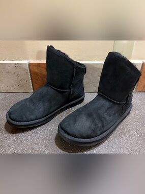 Australia luxe Classic Short Black Suede Shearling Boots